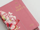 Biblia Portátil  mujer 12 puntos RV1960, imit piel flores rosa con canto floral