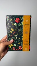 Biblia RVR60 Tamaño manual con broche y asa. Floral sobre negro