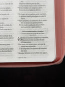 Biblia para mujer letra 11 puntos  RVR60 de Obsequios y premios Coral Mariposa con cierre