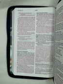 Biblia ultrafina NTV de zíper, con Filament (SentiPiel, Floral, Índice, Letra Roja