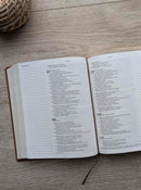Biblia de margen amplio NTV  PARA NOTAS con Filament (SentiPiel, León, Índice, Letra Roja