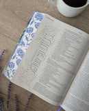 Biblia Inspira NTV, letra grande con Filament (SentiPiel, Ramo azul)