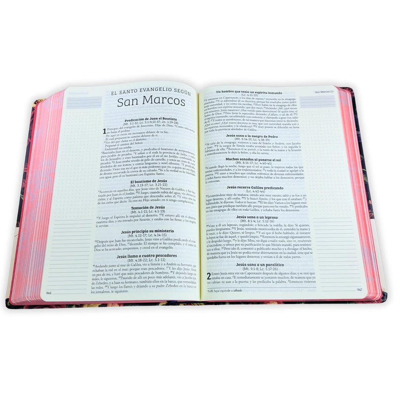 Biblia de Apuntes con Margen Amplio RV1960, tapa dura azul marino floral con canto rojo floral