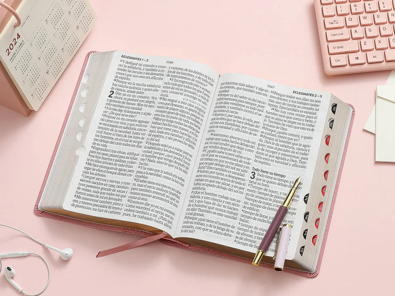 Biblia  mujer Letra Gigante 19 puntos Manual Rv1960 piel imita. Rosa Floral Con Indice