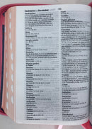 Bíblia letra grande 11 puntos portatil  rv1960  para jóvenes cierre tela jean cinturon rosa indice