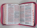 Bíblia letra grande 11 puntos portatil  rv1960  para jóvenes cierre tela jean cinturon rosa indice