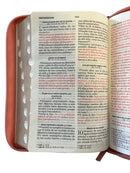 Biblia RVR 1960 Letra Grande Tamaño Manual Símil Piel Duotone Rosa Café con Índice con Cierre