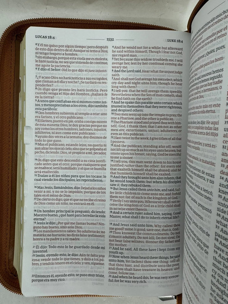 Biblia Bilingue Tamaño Personal RVR1960 Caramelo/ Tan Bilingual Bible King James con indice