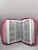 Bíblia para ninos  ilutrada mi gran  viaje rosa corazónes cierre 8 .5 puntos