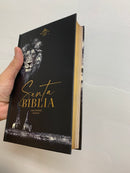 Biblia para jóvenes letra grande12 puntos  imagen de leon eslastico RV1960