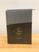 Bíblia letra grande 11 puntos leon gris  tamano portatil  rv 1960 cierre índice 11 puntos