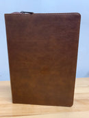 Bíblia letra gigante Nvi con cierre cuero ecológico marron 13 puntos