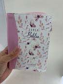 Bíblia para jovencitas tamaño portátil rv1960 cierre rosa  mariposa índice 11 puntos