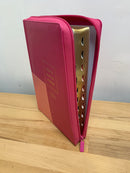 Bíblia de letra súper gigante 19 puntosrv1960 cierre semipiel  fuchsia rosa índice