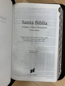 Bíblia de letra grande tamaño manual Reina Valera 1960 con índice bicolor cierre marron oscuro