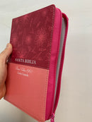 Bíblia tamaño manual letra grande Reina Valera 1960 cierre índice rosa flores