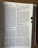 Bíblia de estudio spurgeon Reina Valera 1960 cafe semi piel cafe marron  con indice