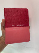 Bíblia para Mujer tamaño bolsillo rosa flores piel imitación cierre índice 8 .5