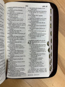 Bíblia de letra grande tamaño manual Reina Valera 1960 con índice bicolor cierre marron oscuro